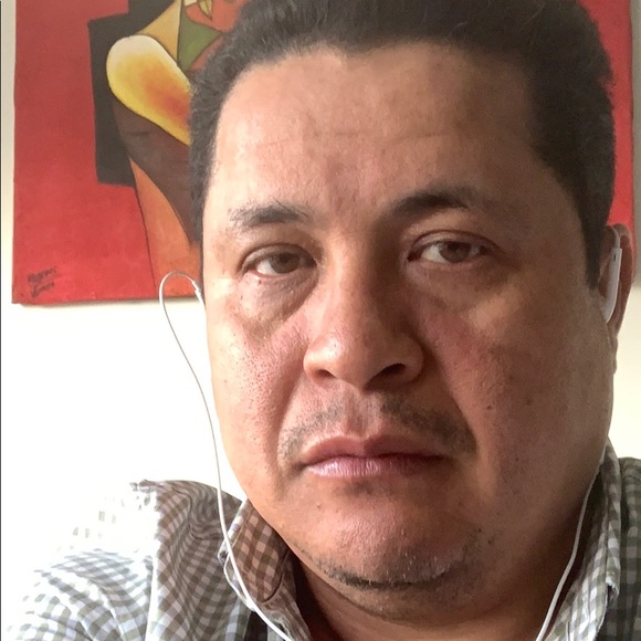 Profile Picture of Victor Pacheco (@victoroachec) on Poshmark