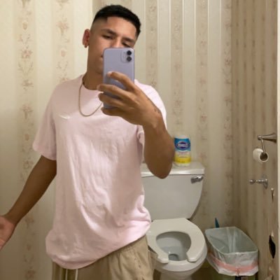 Profile Picture of C (@Chris_vargas98) on Twitter