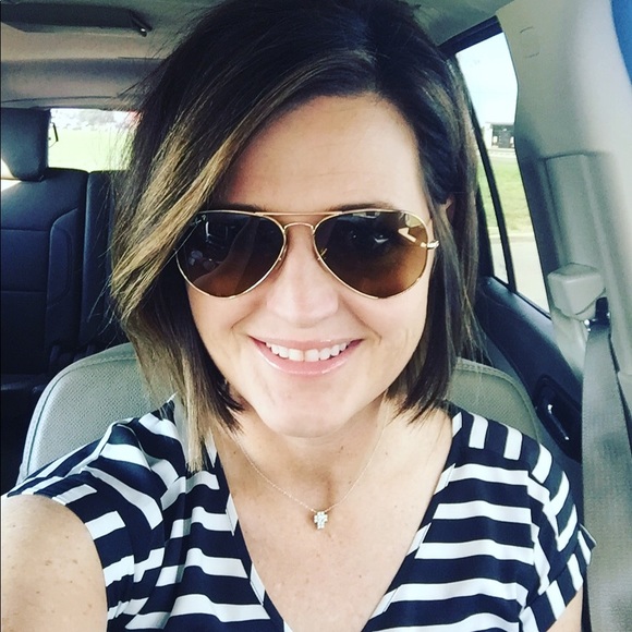 Profile Picture of Amy Thane (@ajthane) on Poshmark