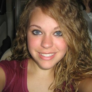 Profile Picture of Holly Ferrell (@hooollay) on Myspace