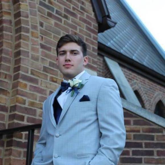 Profile Picture of Daniel Thrower (@dthrower123) on Poshmark