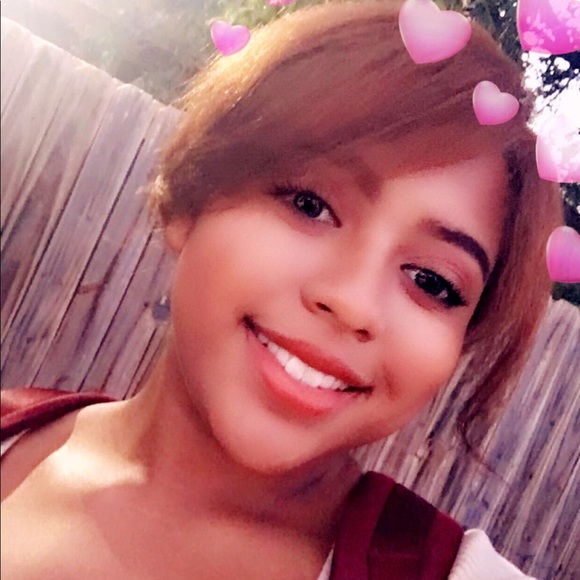 Profile Picture of Coralys Padilla (@coralysp14) on Poshmark