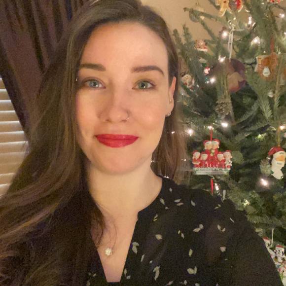 Profile Picture of Casi Scadden (@cdscadden) on Poshmark