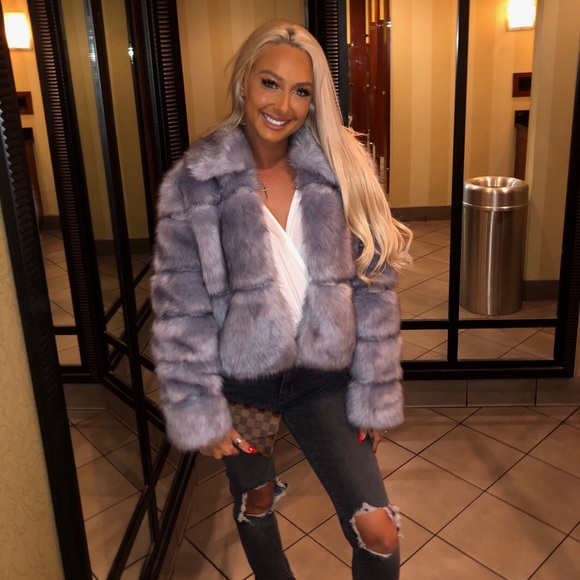 Profile Picture of Sladj Tomasovic (@sladjana77) on Poshmark