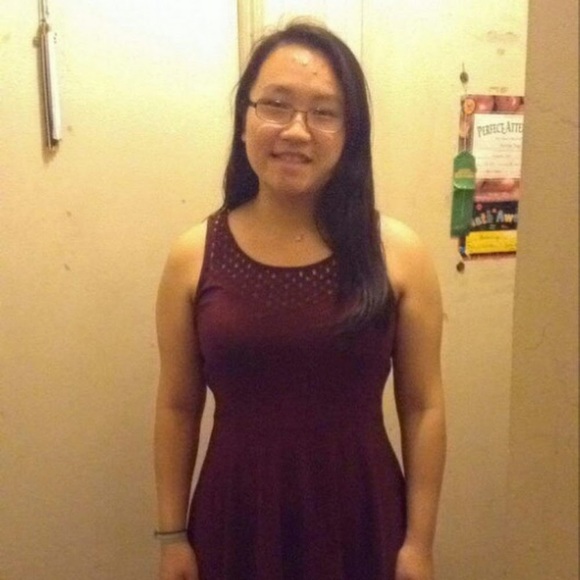 Profile Picture of Karen Eng (@kareneng27) on Poshmark