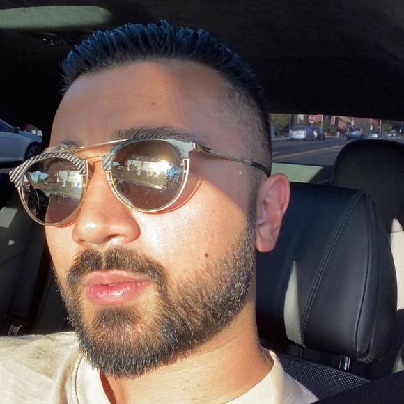 Profile Picture of Emil Khairzad (@shmeezy4) on Poshmark