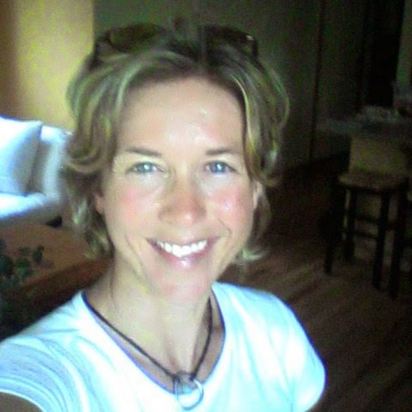 Profile Picture of Viviane Barry (@cleopatre) on Poshmark