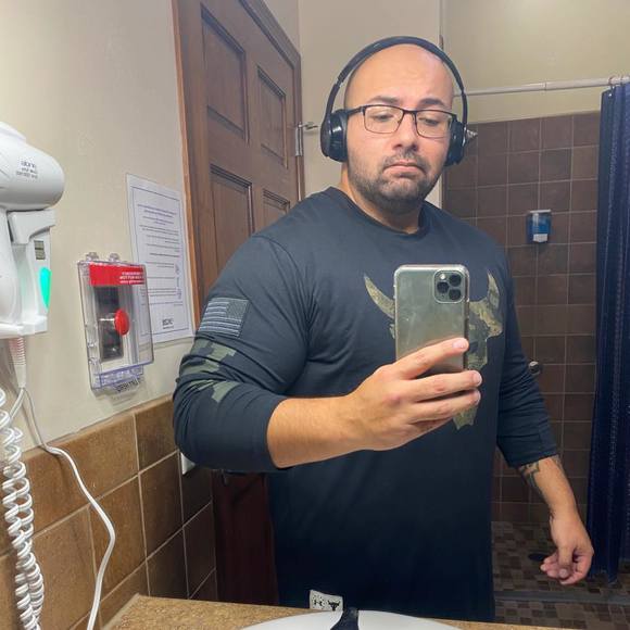 Profile Picture of Daniel Pelland (@danielpelland95) on Poshmark