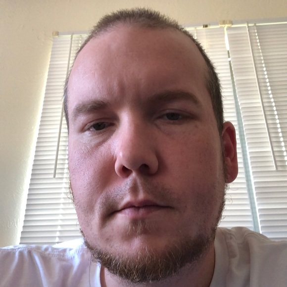 Profile Picture of Dustin Young (@dustinyoung76) on Poshmark