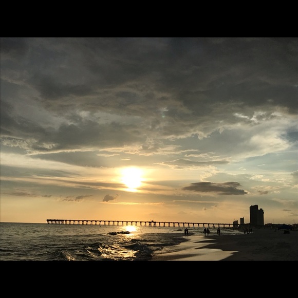 Profile Picture of Shivali Crohan (@scro87) on Poshmark