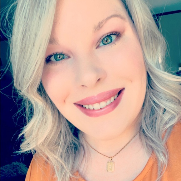 Tonya Champion - Poshmark Profile Picture of Tonya Champion (@tchampion09) on Poshmark