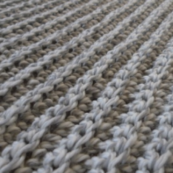 Profile Picture of Elizabeth Shimada (@vandal5523) on Poshmark