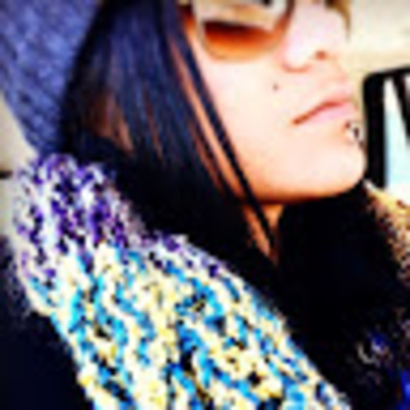 Profile Picture of Arielle Jeanee (@mydenvermax) on Poshmark