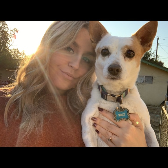 Profile Picture of Ashlynn Adams (@ashlynnadams282) on Poshmark