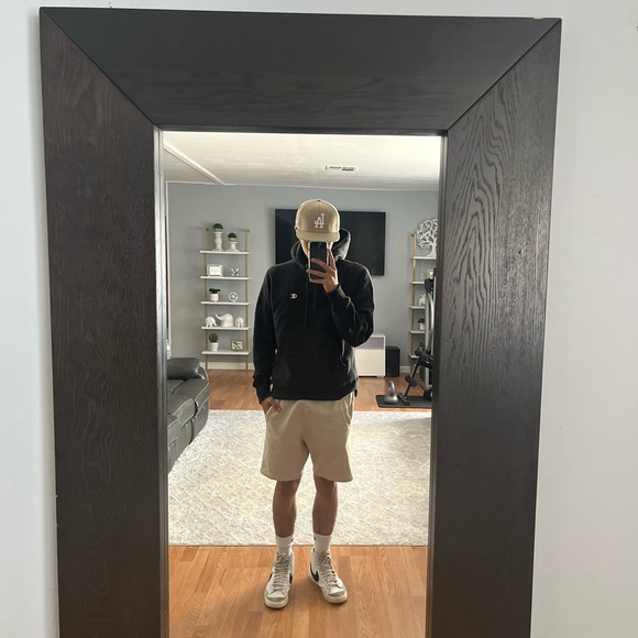 Profile Picture of Leo Naranjo (@27leonaranjo27) on Poshmark