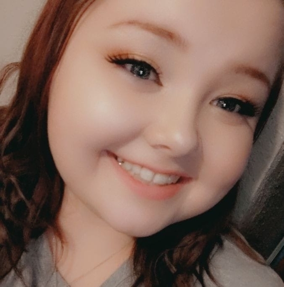 Profile Picture of Reneé Walters (@reneel0v3) on Poshmark