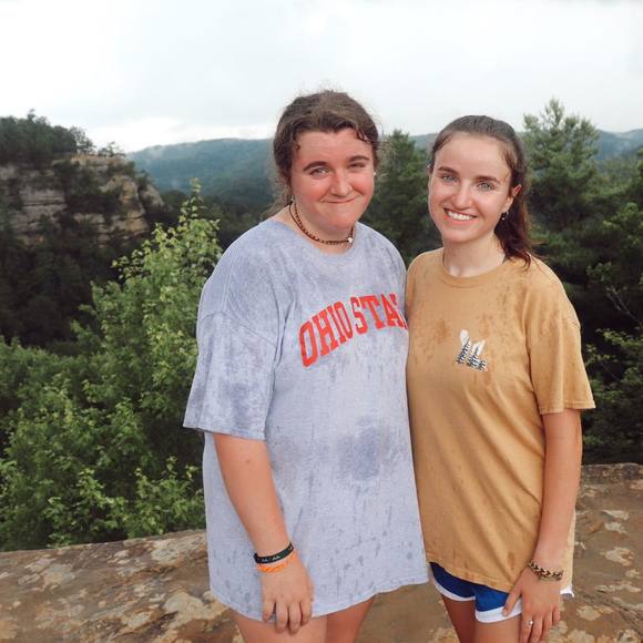 Profile Picture of Olivia Glowatz (@oglow2004) on Poshmark