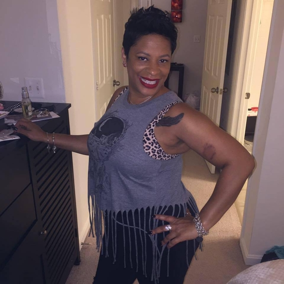 Profile Picture of Jay Dingle (@jeanettedingle) on Poshmark