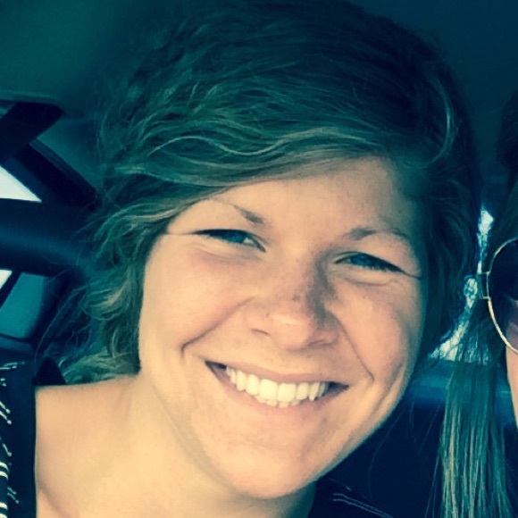 Profile Picture of Kaitlin Fiechter (@kaitlinfiechter) on Poshmark