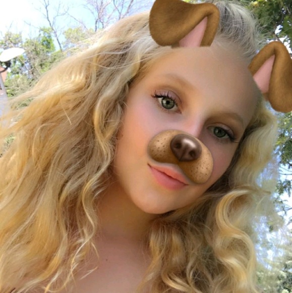 Profile Picture of Sasha Drennan (@drennansasha) on Poshmark