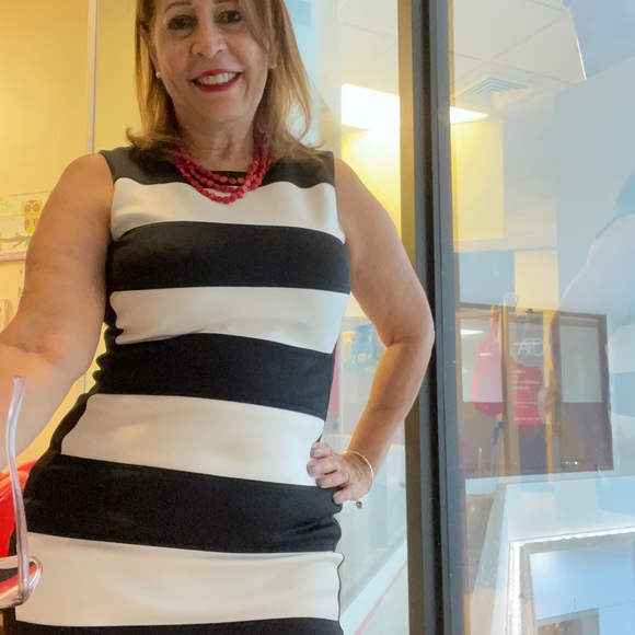 Profile Picture of Doris Mattos (@nikiemattos) on Poshmark