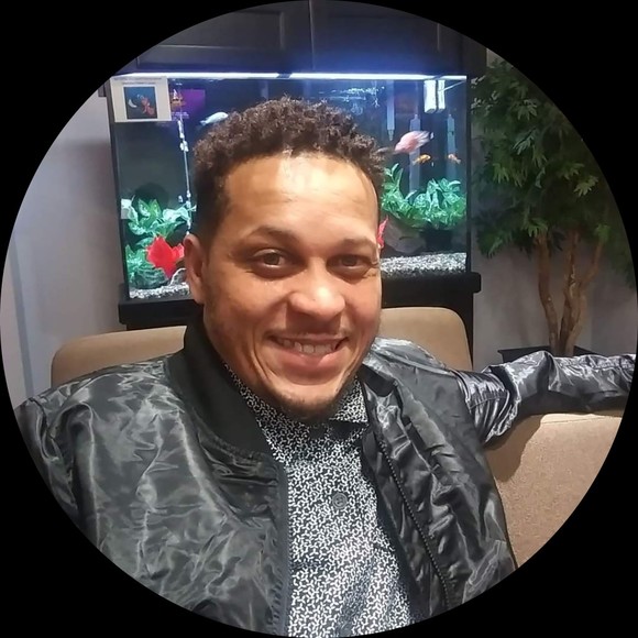 Profile Picture of Adam Edgeston (@ane82kid) on Poshmark