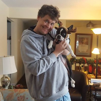 Profile Picture of Mike Dickson (@Dicksani) on Twitter