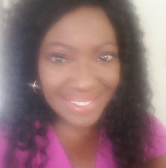 Profile Picture of Sandra Conway (@purtikoco11) on Poshmark