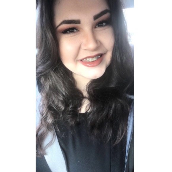 Profile Picture of Jacklyn Trotter (@jacklynnnnn) on Poshmark