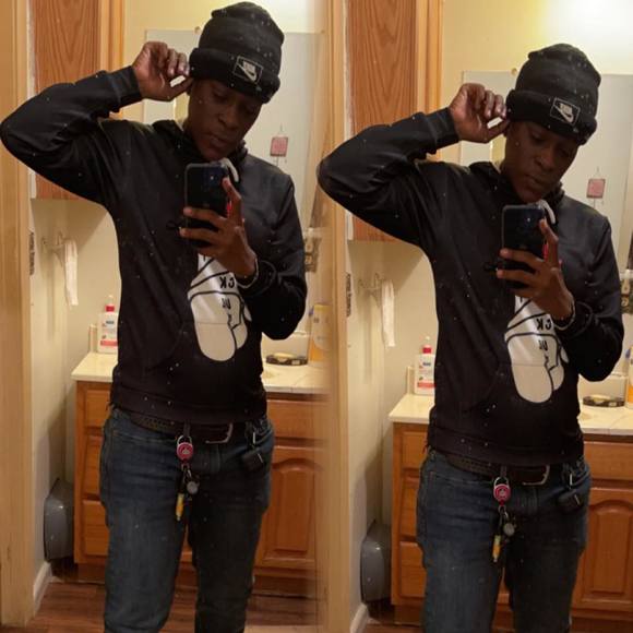 Profile Picture of Sonjay Wilson (@sonjaywilson) on Poshmark