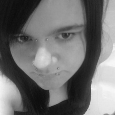 Profile Picture of Stephanie Riding (@xEffie_Loux) on Twitter