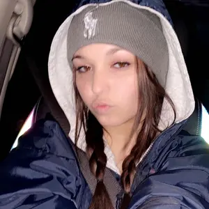 Profile Picture of Flora🤩 (@florapenzone) on Tiktok