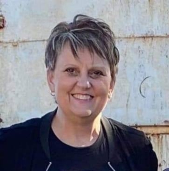 Profile Picture of Christine Giersdorf (@cmgiersdorf) on Poshmark