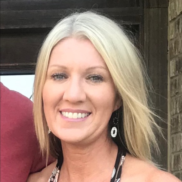 Profile Picture of Heather Flaggert (@hflaggert) on Poshmark