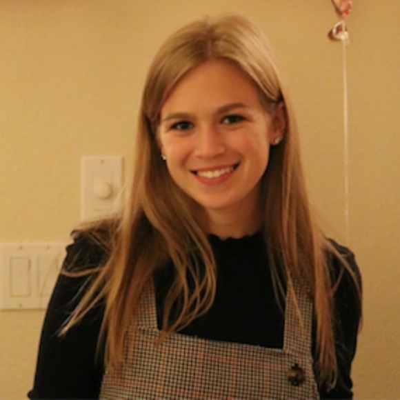 Profile Picture of Grace Moye (@grace_moye) on Poshmark