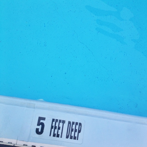 Profile Picture of Coral Crush (@bvnkers) on Poshmark