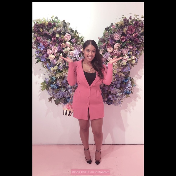 Profile Picture of Alexandra Moreta (@alexandra2285) on Poshmark