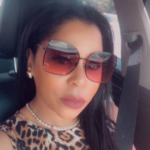 Cheny Funes - Poshmark Profile Picture of Cheny Funes (@chenyfunes) on Poshmark