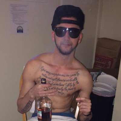 Profile Picture of Larz Honeytoast (@1na_Deez) on Twitter