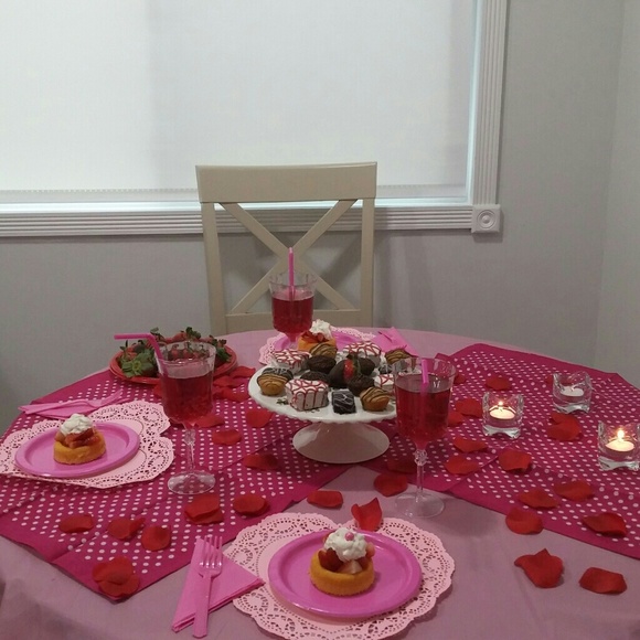 Profile Picture of Stella Halbruner (@sgh222) on Poshmark