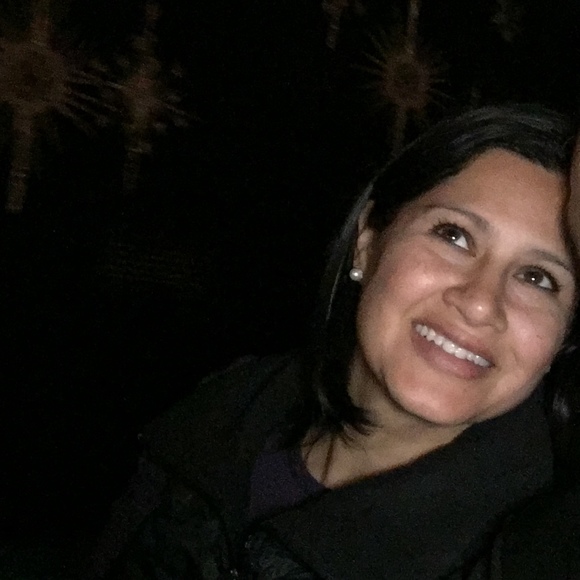 Profile Picture of Vazquez Vazquez (@annabel003) on Poshmark