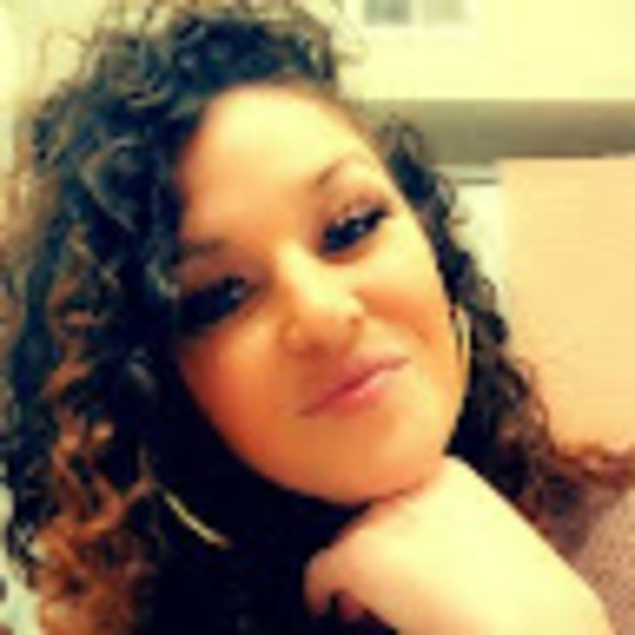 Profile Picture of Crystal Wallace (@crystalwalla107) on Poshmark
