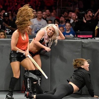 Profile Picture of Mickie James Rules!!! (@CheeseburgersW) on Twitter