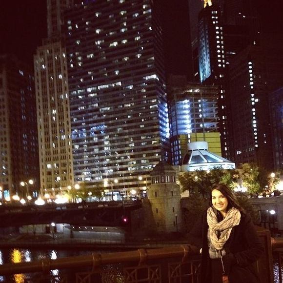 Profile Picture of Lidia Anaya (@lanaya2005) on Poshmark