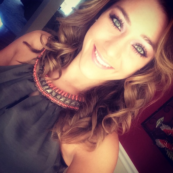 Profile Picture of Ashley Coppotelli (@coppotelli95) on Poshmark