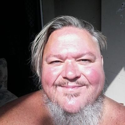 Profile Picture of G.Patrick Toohey (@obEEsE_rEEcE) on Twitter
