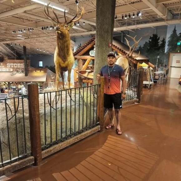 Profile Picture of Rogelio Vallejo (@rogelio_vallejo) on Poshmark