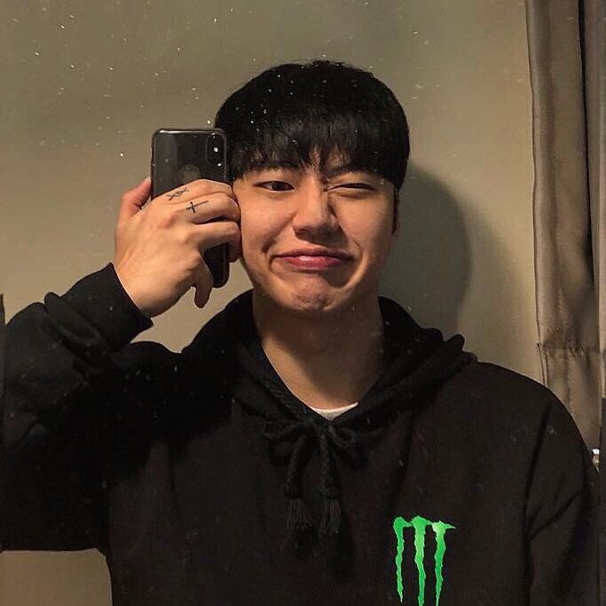 Profile Picture of ⚠️Chris_from_KOR🇰🇷 (@chrischrissgsg) on Tiktok