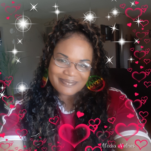 Profile Picture of Tasheana Cohen (@468712395099763) on Poshmark