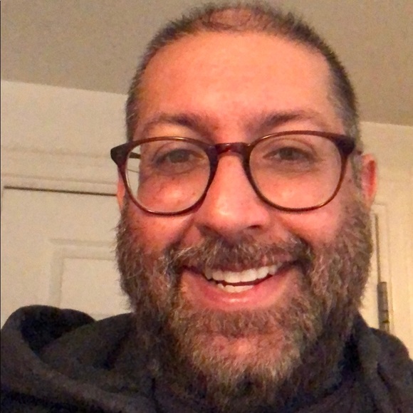 Profile Picture of Neil Vachani (@nvachani) on Poshmark